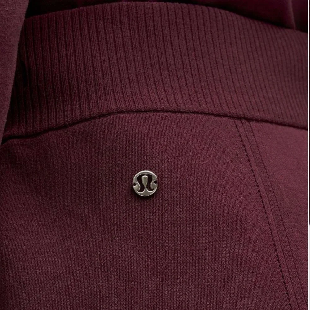 NWT! Lululemon Ribbed Knit Mini- Front Zip in Garnet, sz XL - Picture 2 of 10